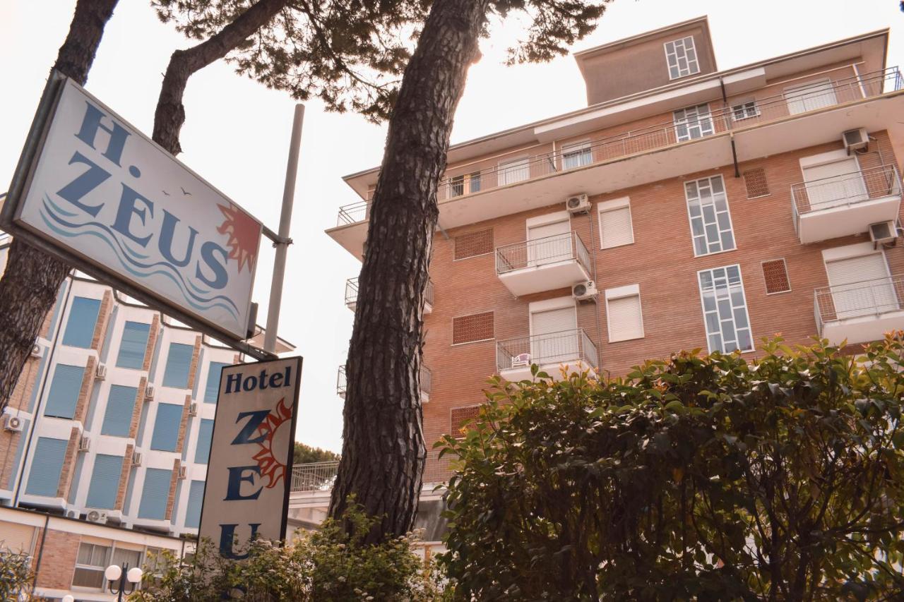 Hotel Zeus Cervia Bagian luar foto
