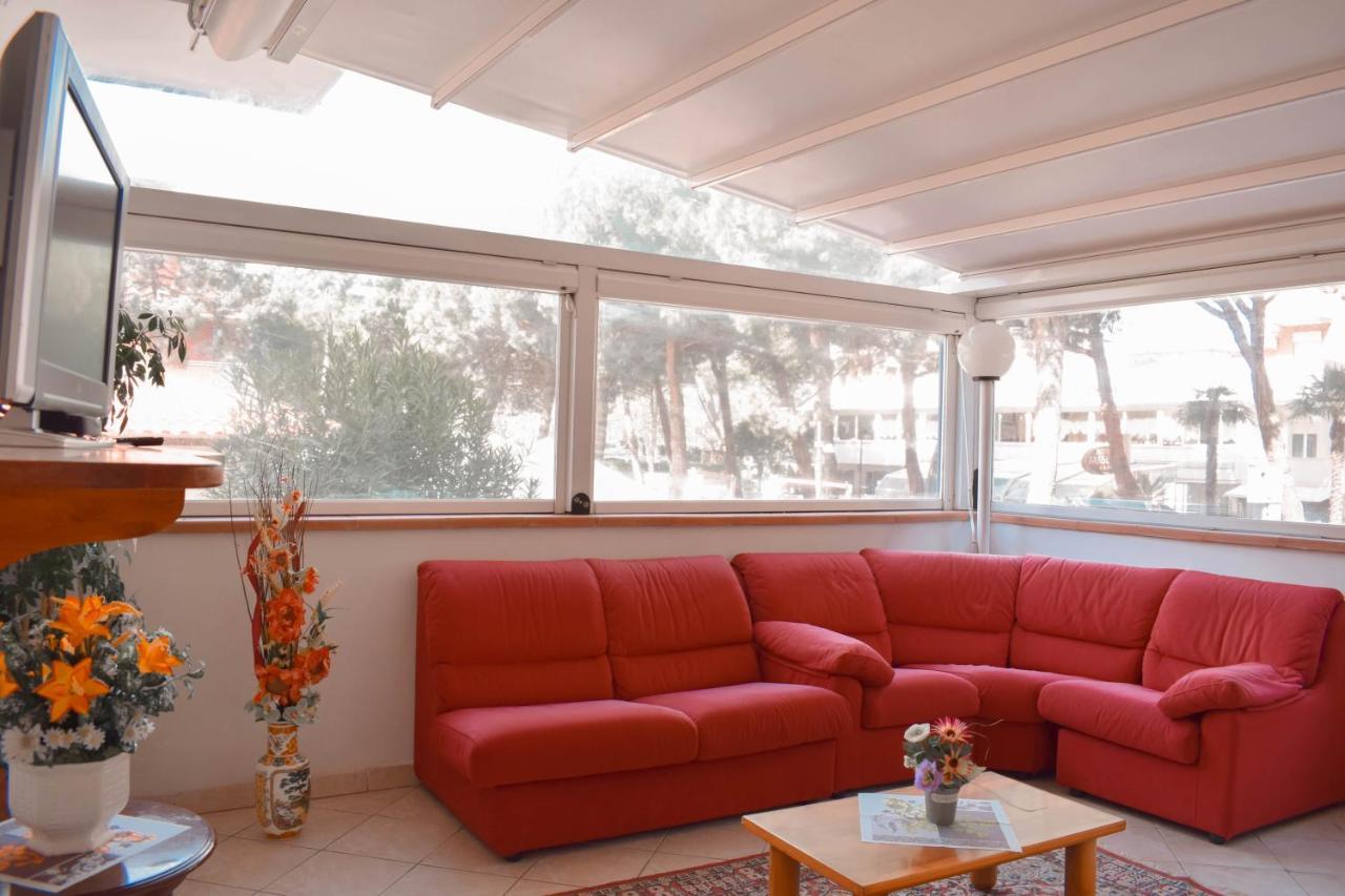 Hotel Zeus Cervia Bagian luar foto
