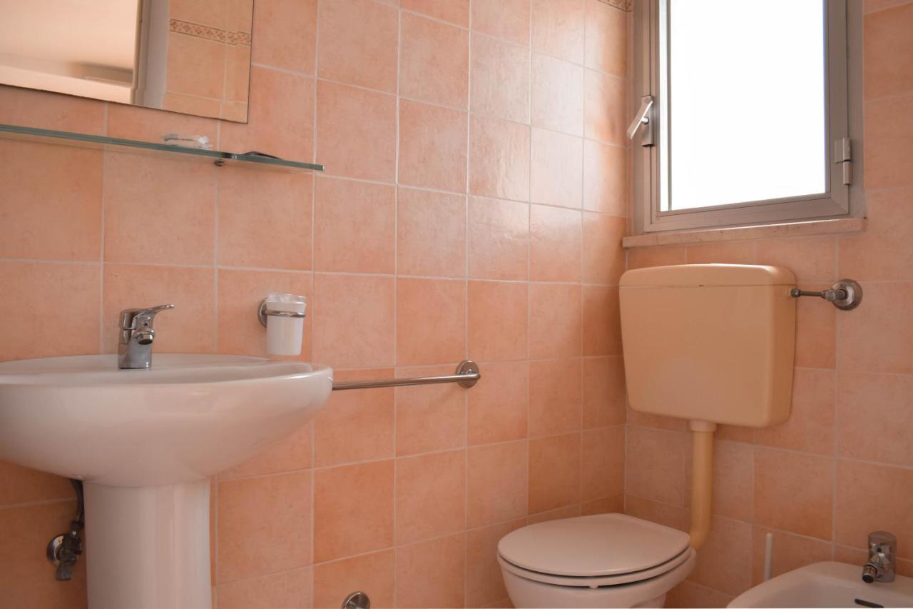 Hotel Zeus Cervia Bagian luar foto